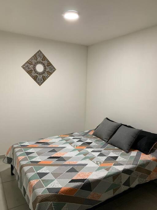 Departamento Hospicio Cabanas. غوادالاجارا المظهر الخارجي الصورة